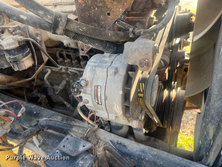 image for item LI9637 1990 Ford FT900  dump truck