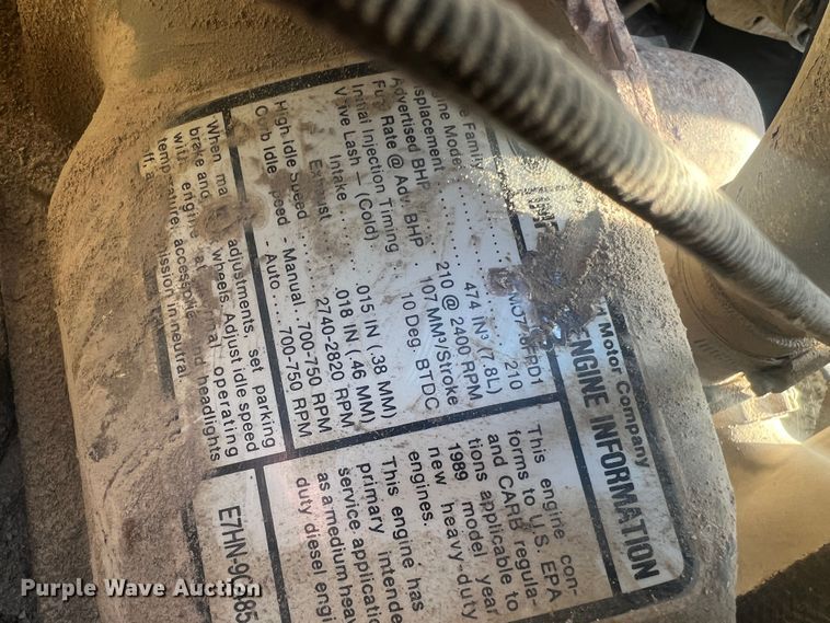 image for item LI9637 1990 Ford FT900  dump truck