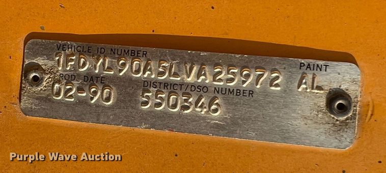 image for item LI9637 1990 Ford FT900  dump truck