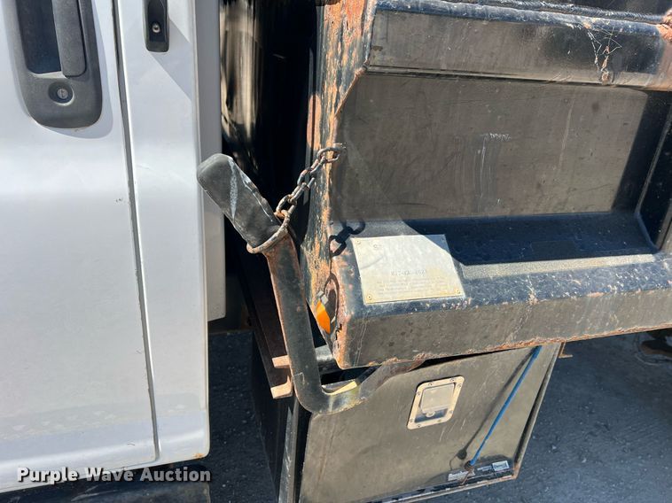 image for item LI9657 2005 GMC C4500  dump truck