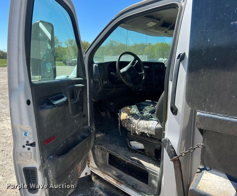 image for item LI9657 2005 GMC C4500  dump truck