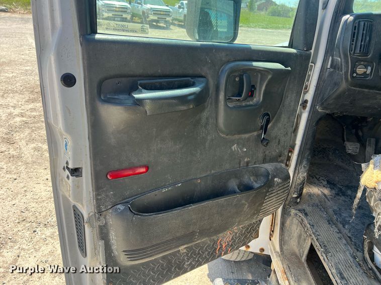 image for item LI9657 2005 GMC C4500  dump truck