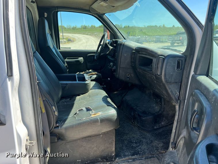 image for item LI9657 2005 GMC C4500  dump truck