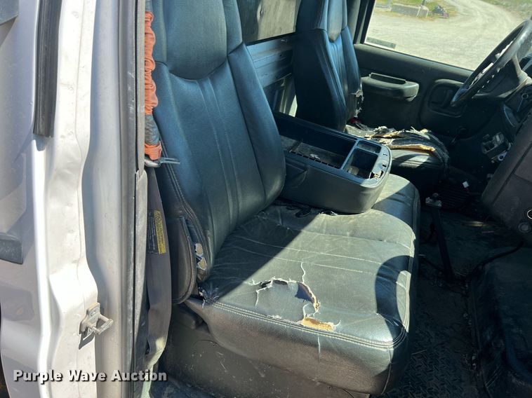 image for item LI9657 2005 GMC C4500  dump truck