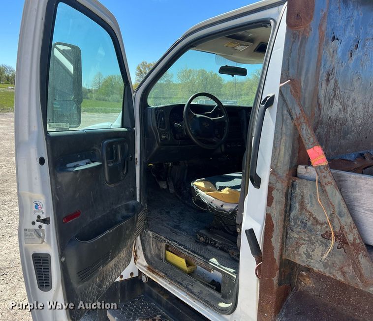 image for item LI9658 2007 Chevrolet C4500  dump truck