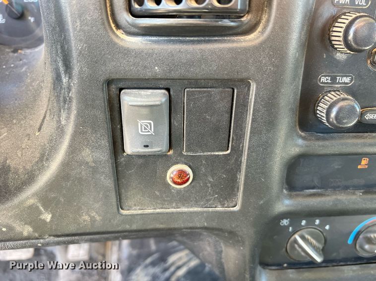 image for item LI9658 2007 Chevrolet C4500  dump truck