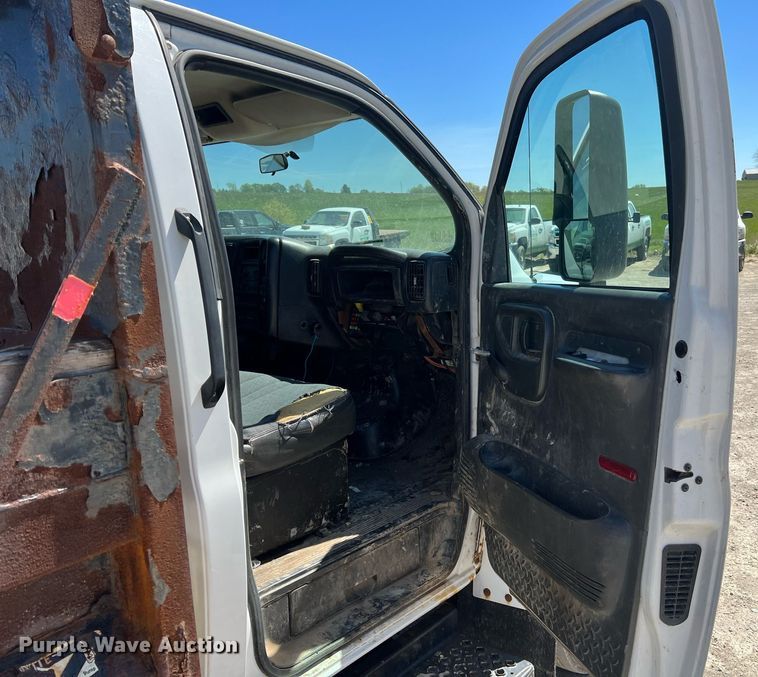 image for item LI9658 2007 Chevrolet C4500  dump truck