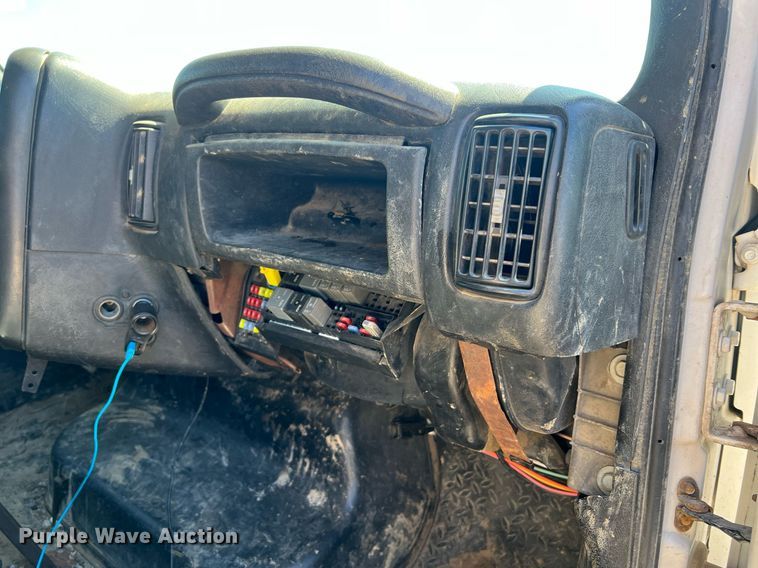 image for item LI9658 2007 Chevrolet C4500  dump truck