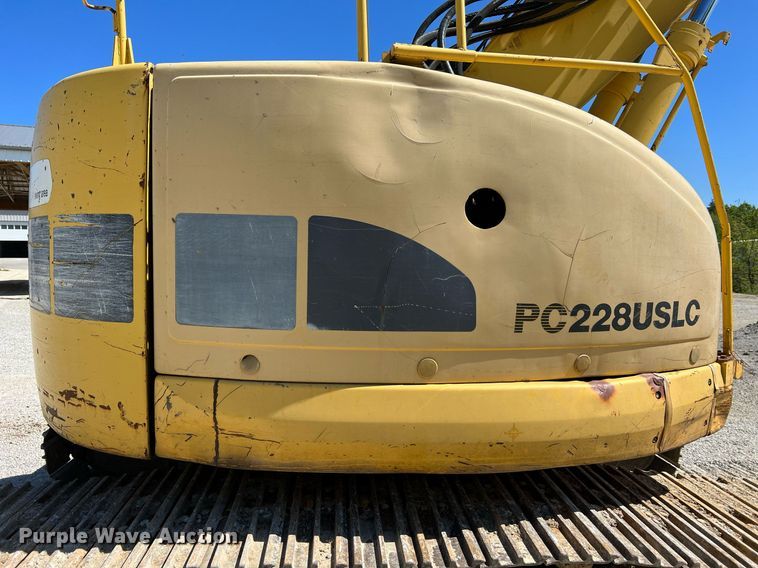 image for item LI9670 2000 Komatsu PC228USLC-2  excavator
