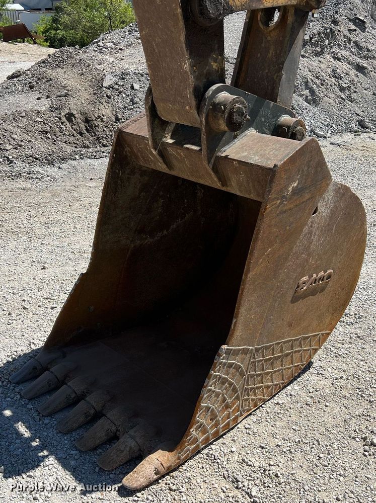 image for item LI9670 2000 Komatsu PC228USLC-2  excavator