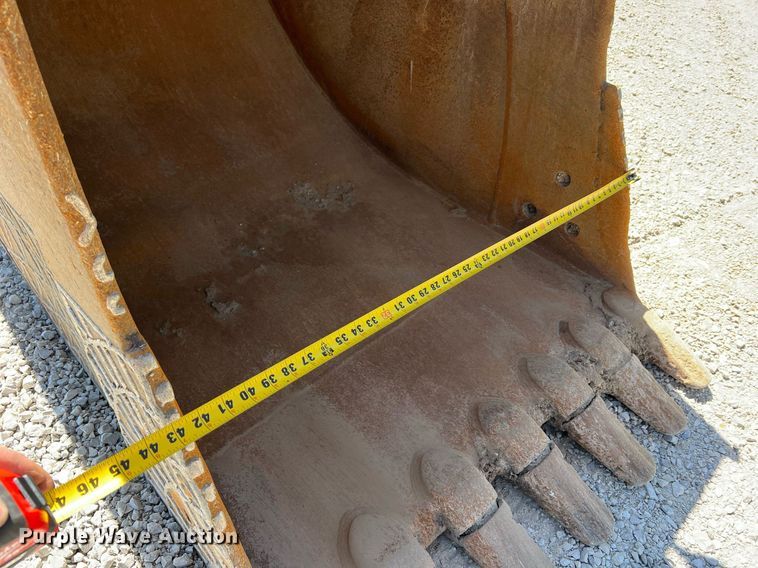 image for item LI9670 2000 Komatsu PC228USLC-2  excavator