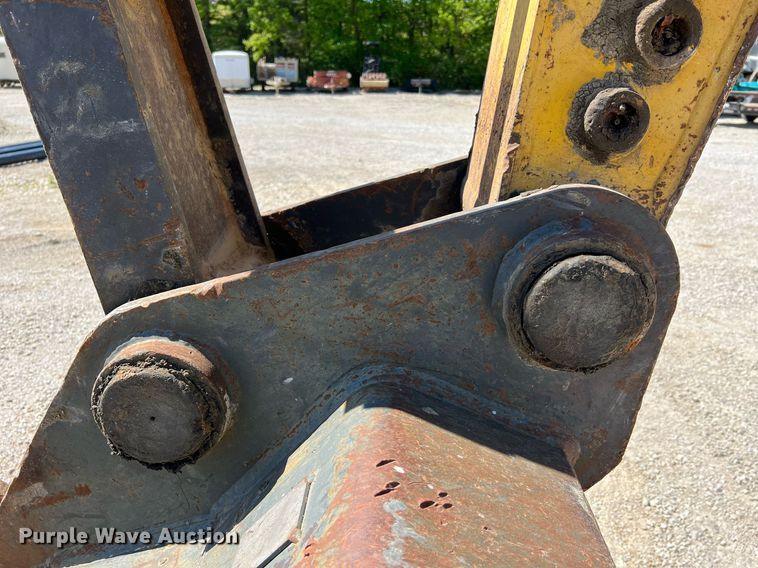 image for item LI9670 2000 Komatsu PC228USLC-2  excavator