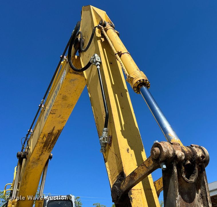 image for item LI9670 2000 Komatsu PC228USLC-2  excavator