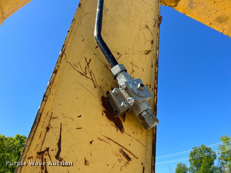 image for item LI9670 2000 Komatsu PC228USLC-2  excavator