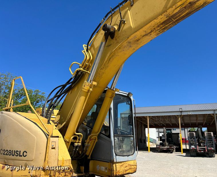 image for item LI9670 2000 Komatsu PC228USLC-2  excavator