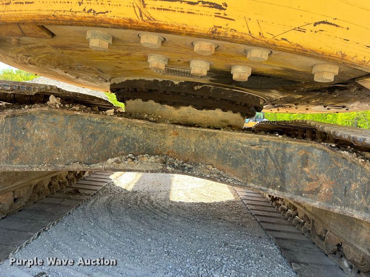 image for item LI9670 2000 Komatsu PC228USLC-2  excavator