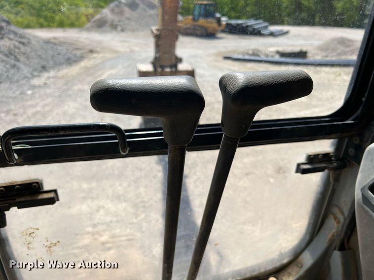 image for item LI9670 2000 Komatsu PC228USLC-2  excavator