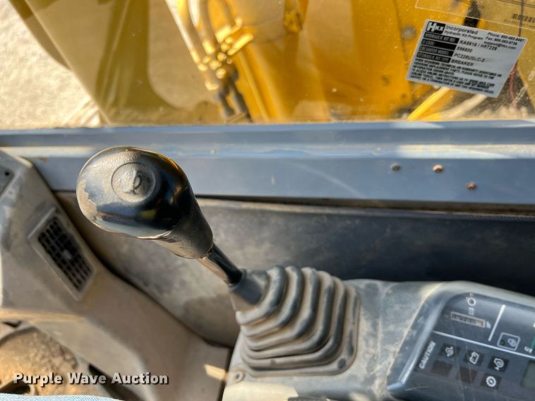 image for item LI9670 2000 Komatsu PC228USLC-2  excavator