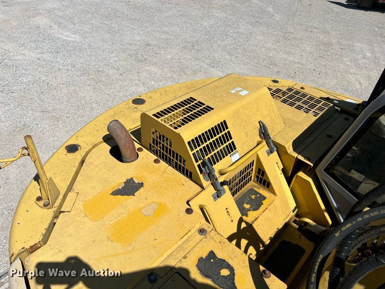 image for item LI9670 2000 Komatsu PC228USLC-2  excavator