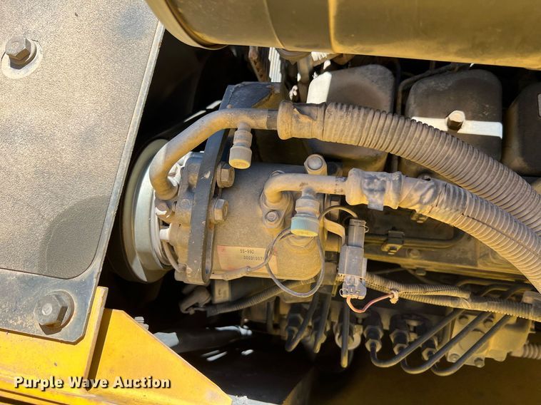 image for item LI9670 2000 Komatsu PC228USLC-2  excavator