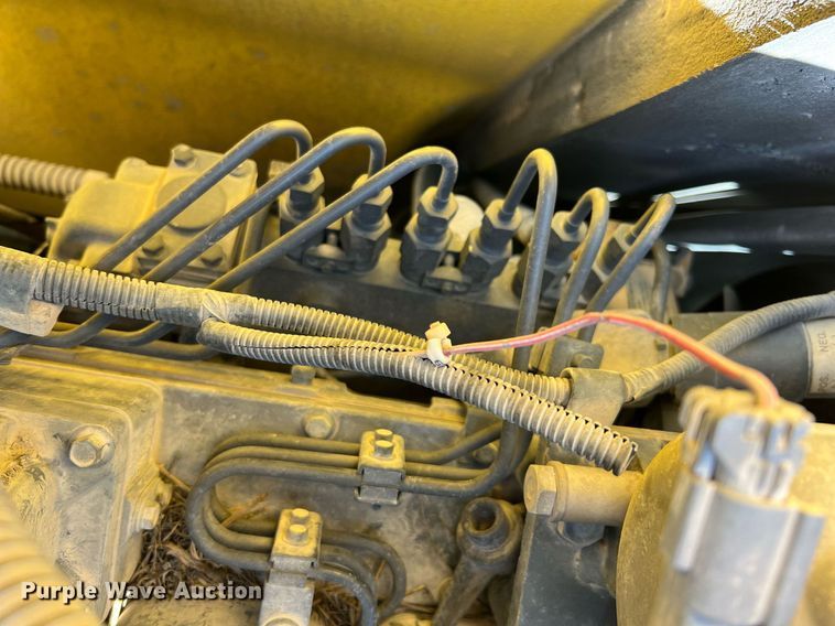 image for item LI9670 2000 Komatsu PC228USLC-2  excavator