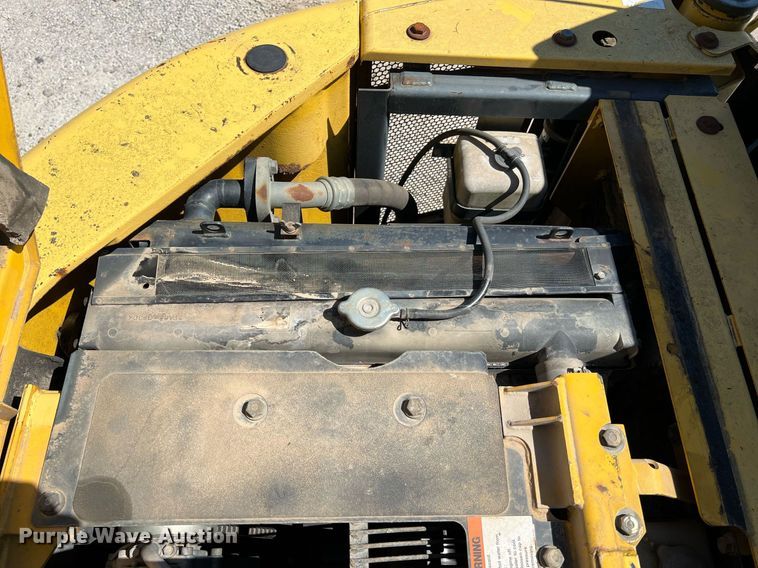 image for item LI9670 2000 Komatsu PC228USLC-2  excavator