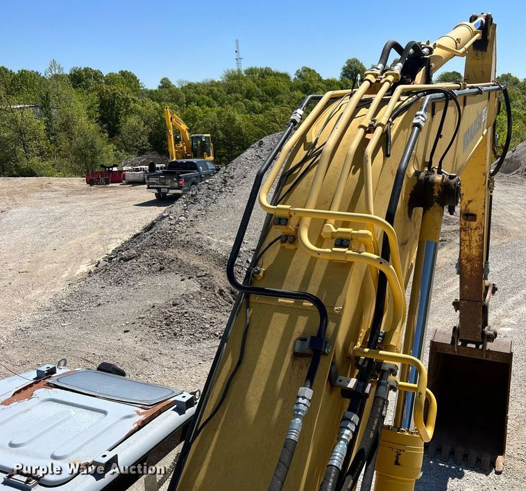 image for item LI9670 2000 Komatsu PC228USLC-2  excavator