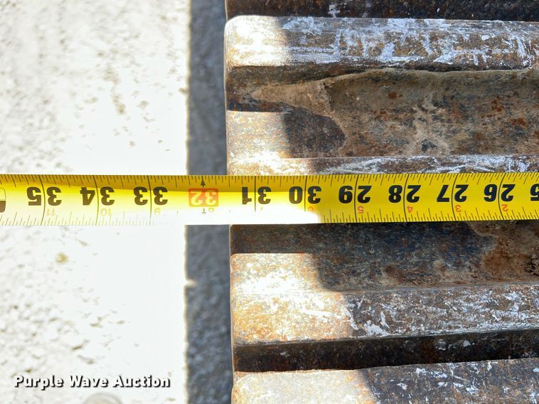 image for item LI9670 2000 Komatsu PC228USLC-2  excavator