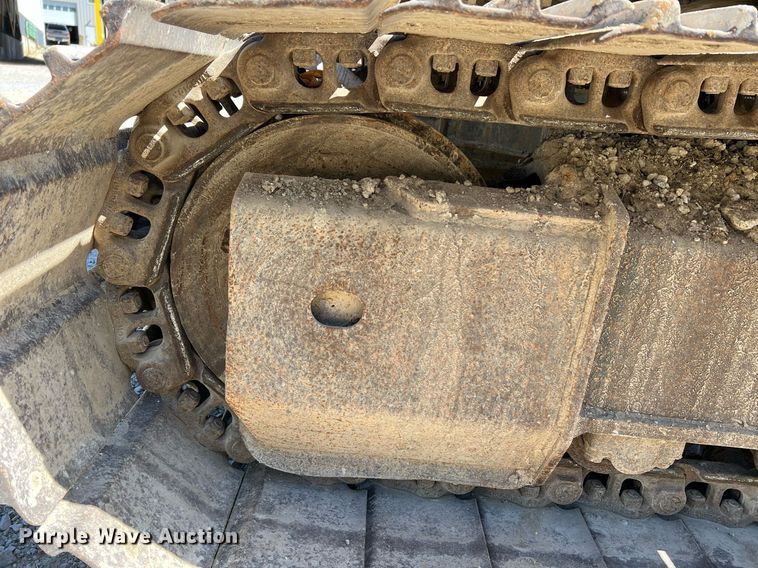 image for item LI9670 2000 Komatsu PC228USLC-2  excavator