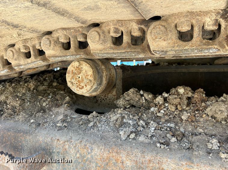 image for item LI9670 2000 Komatsu PC228USLC-2  excavator