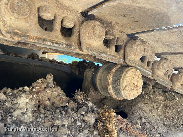 image for item LI9670 2000 Komatsu PC228USLC-2  excavator