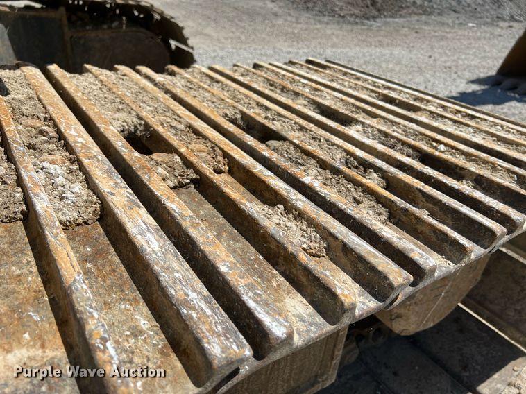 image for item LI9670 2000 Komatsu PC228USLC-2  excavator