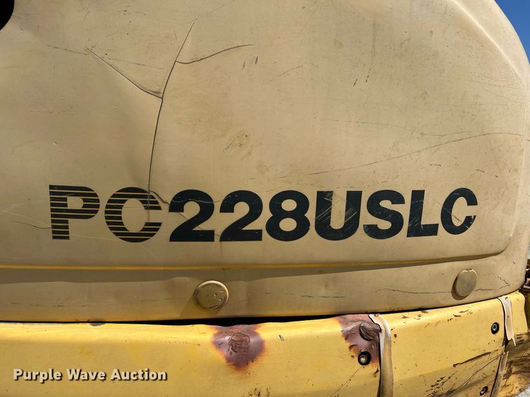 image for item LI9670 2000 Komatsu PC228USLC-2  excavator