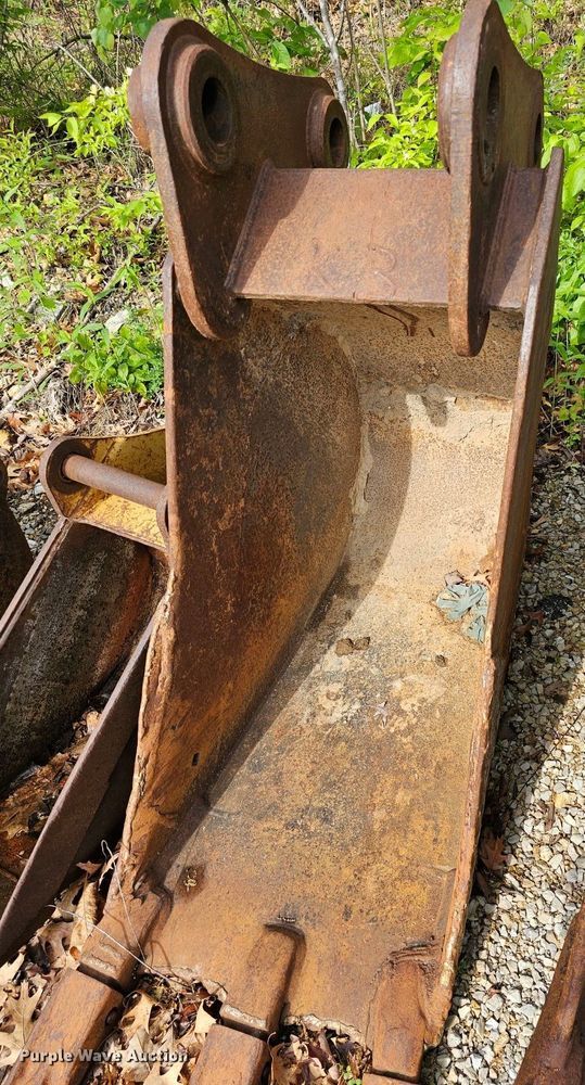 image for item LI9670 2000 Komatsu PC228USLC-2  excavator