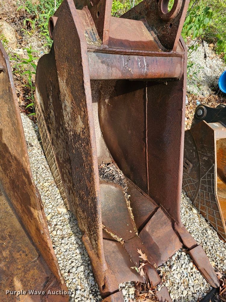 image for item LI9670 2000 Komatsu PC228USLC-2  excavator