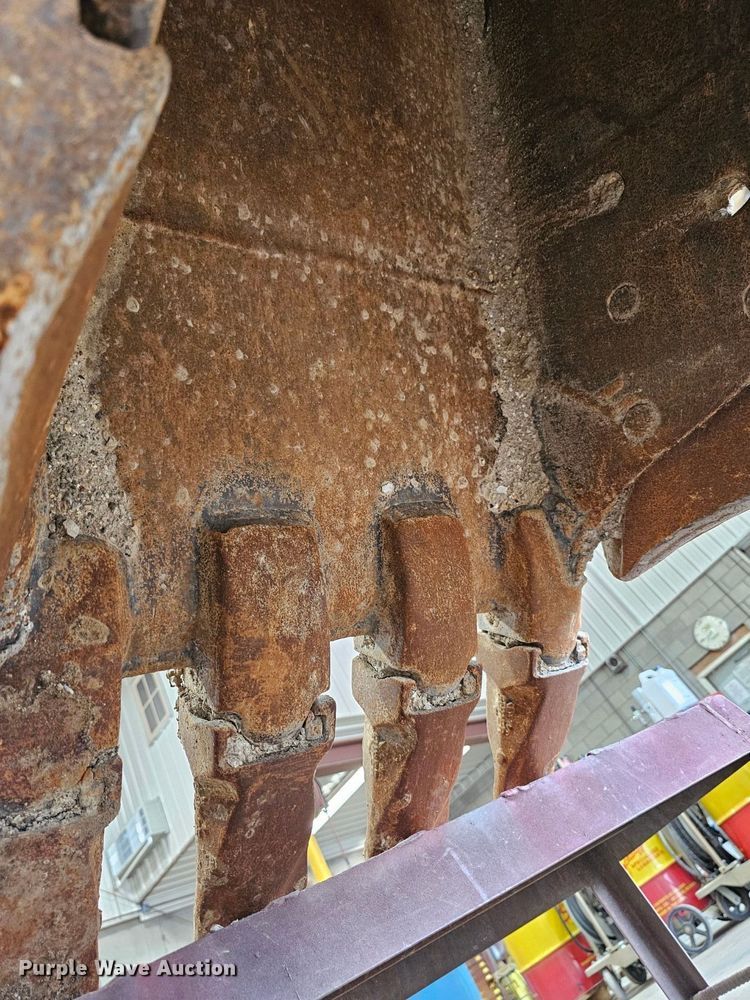 image for item LI9670 2000 Komatsu PC228USLC-2  excavator