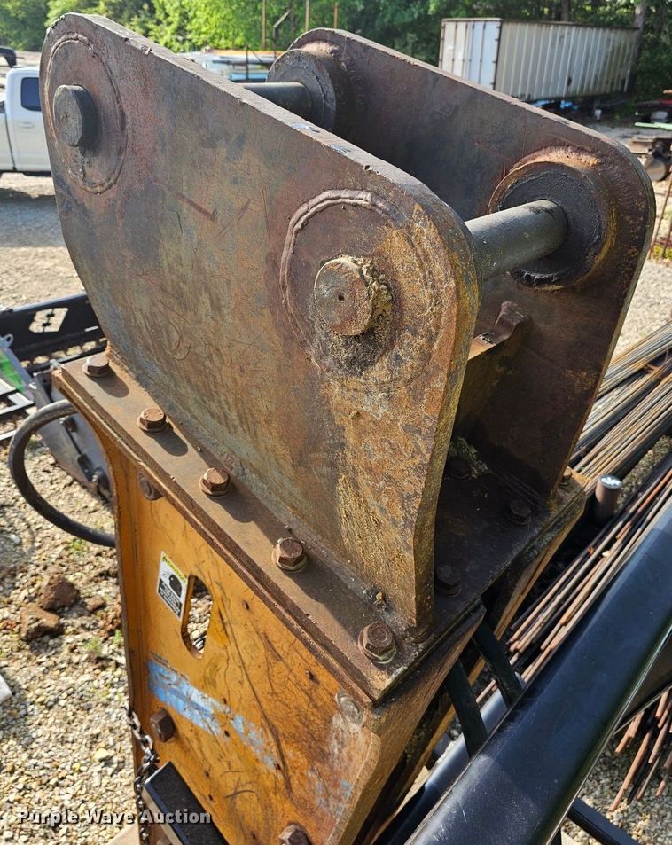 image for item LI9670 2000 Komatsu PC228USLC-2  excavator