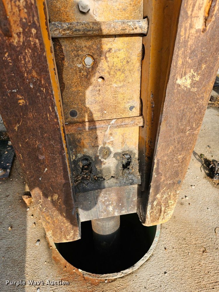 image for item LI9670 2000 Komatsu PC228USLC-2  excavator