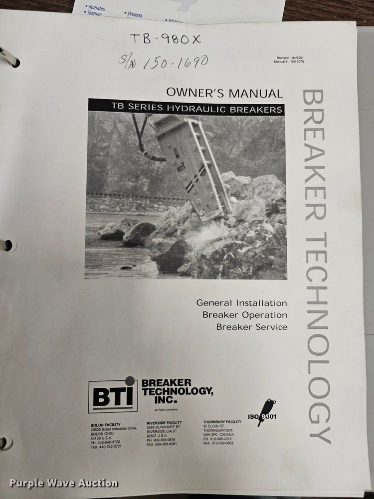 image for item LI9670 2000 Komatsu PC228USLC-2  excavator