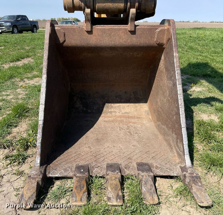 image for item LJ9622 Komatsu PC450-6  excavator