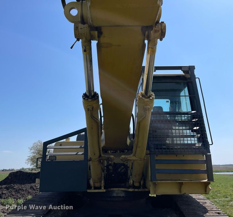 image for item LJ9622 Komatsu PC450-6  excavator