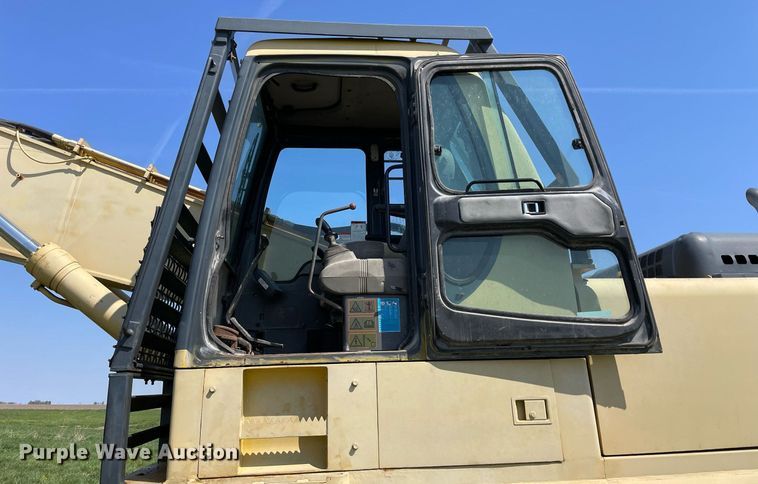 image for item LJ9622 Komatsu PC450-6  excavator