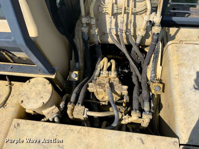 image for item LJ9622 Komatsu PC450-6  excavator