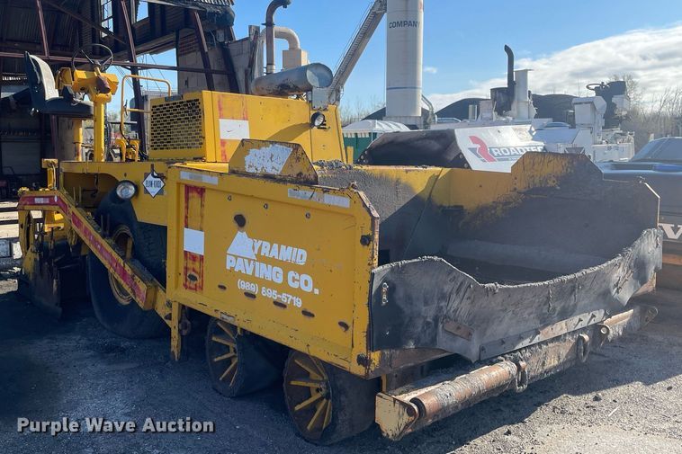 image for item LJ9624 1988 Blaw Knox PF-172  paver