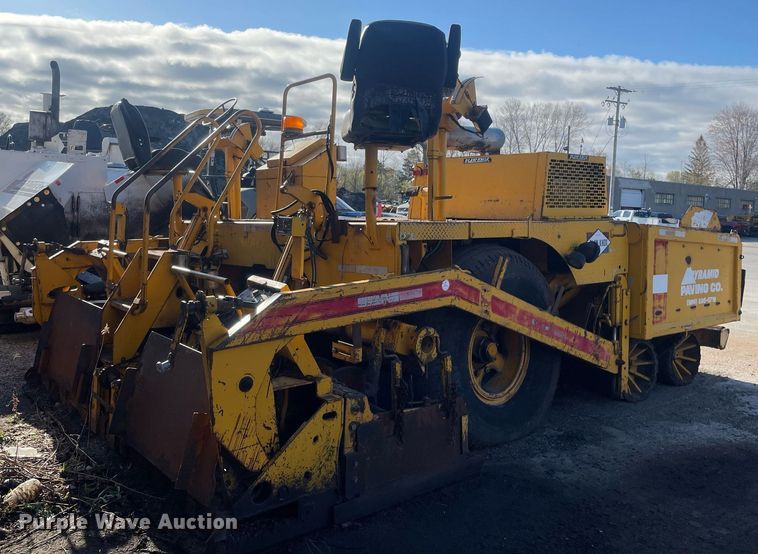 image for item LJ9624 1988 Blaw Knox PF-172  paver