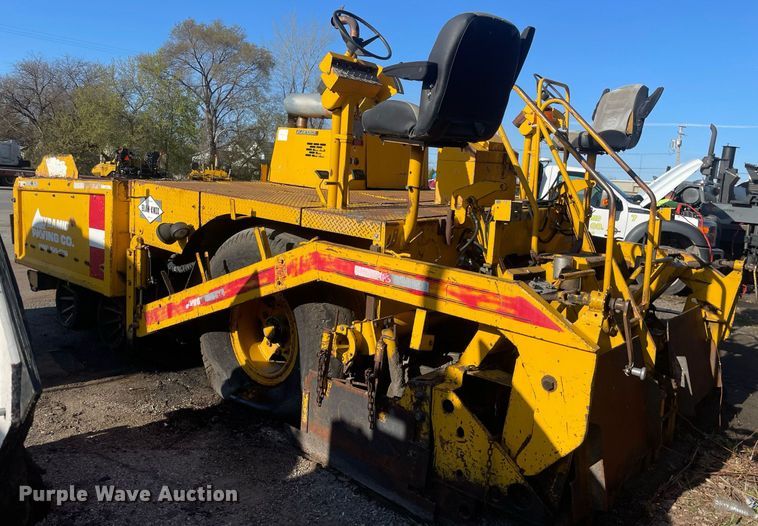 image for item LJ9624 1988 Blaw Knox PF-172  paver