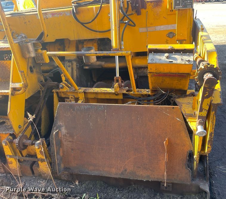 image for item LJ9624 1988 Blaw Knox PF-172  paver