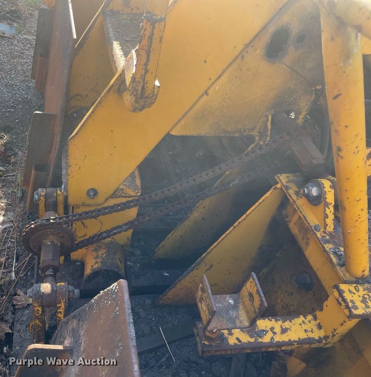 image for item LJ9624 1988 Blaw Knox PF-172  paver