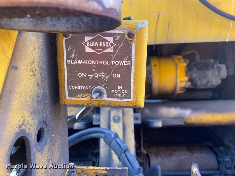 image for item LJ9624 1988 Blaw Knox PF-172  paver