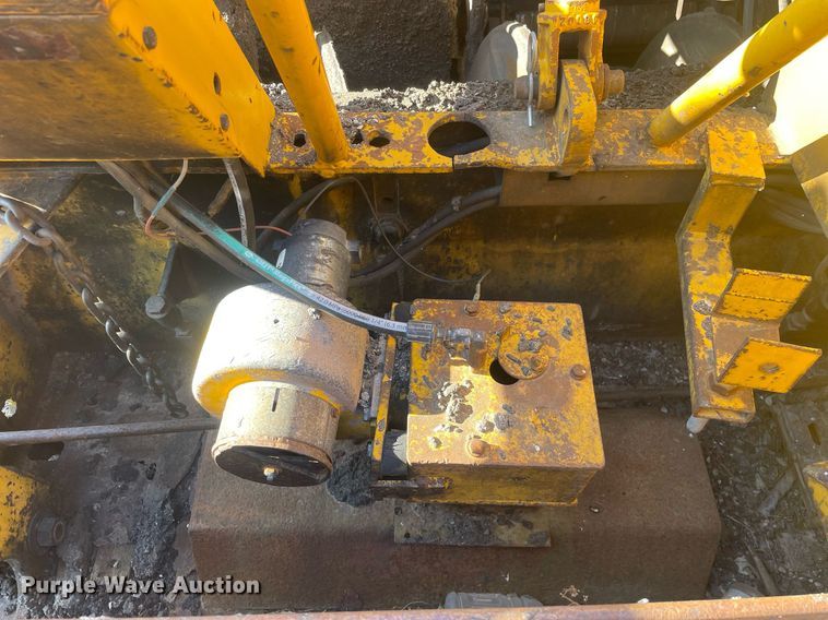 image for item LJ9624 1988 Blaw Knox PF-172  paver